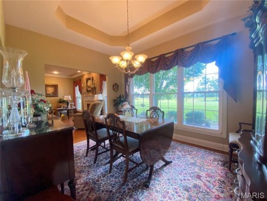 Enjoy the villa style living on the Far Oaks golf course.  This on Far Oaks Golf Club in Illinois - for sale on GolfHomes.com, golf home, golf lot