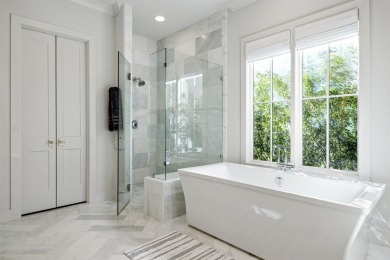 **OFFERED FULLY FURNISHED WITH GOLF CART**

This home is the on Long Cove Golf Course in Texas - for sale on GolfHomes.com, golf home, golf lot