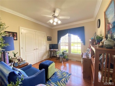 Enjoy the villa style living on the Far Oaks golf course.  This on Far Oaks Golf Club in Illinois - for sale on GolfHomes.com, golf home, golf lot