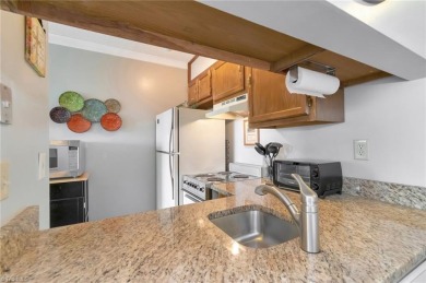 TURNKEY mtn condo w/LONG RANGE VIEWS for UNDER $95K! Buy now & on Beech Mountain Club in North Carolina - for sale on GolfHomes.com, golf home, golf lot