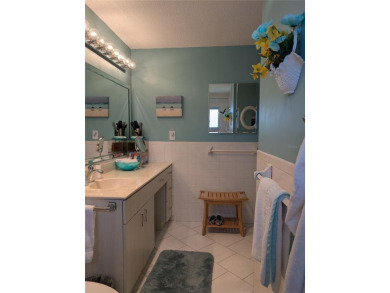 Location, location, location...Great opportunity to purchase a on Mainlands Golf Club in Florida - for sale on GolfHomes.com, golf home, golf lot