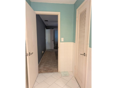 Location, location, location...Great opportunity to purchase a on Mainlands Golf Club in Florida - for sale on GolfHomes.com, golf home, golf lot