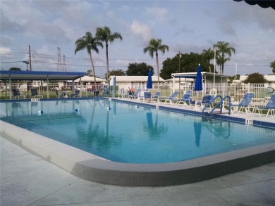 Location, location, location...Great opportunity to purchase a on Mainlands Golf Club in Florida - for sale on GolfHomes.com, golf home, golf lot