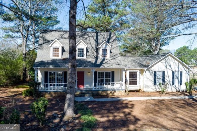 Beautiful well maintained home with backyard view of golf course on Canongate On White Oak Golf Course in Georgia - for sale on GolfHomes.com, golf home, golf lot