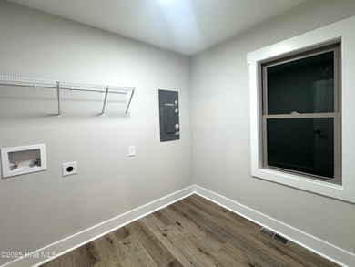 GOLF FRONT! COMPLETELY REMODELED! This stunning 3-bedroom on Seven Lakes Country Club in North Carolina - for sale on GolfHomes.com, golf home, golf lot