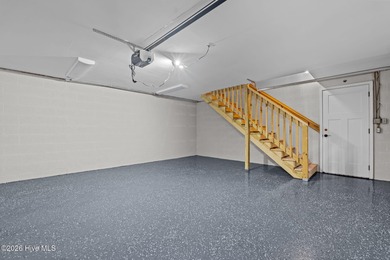 GOLF FRONT! COMPLETELY REMODELED! This stunning 3-bedroom on Seven Lakes Country Club in North Carolina - for sale on GolfHomes.com, golf home, golf lot