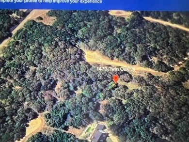 COME TAKE A LOOK AT THIS BEAUTIFUL LOT ENDING ON A CUL DE SAK on White Bluff Resort - Old Course in Texas - for sale on GolfHomes.com, golf home, golf lot