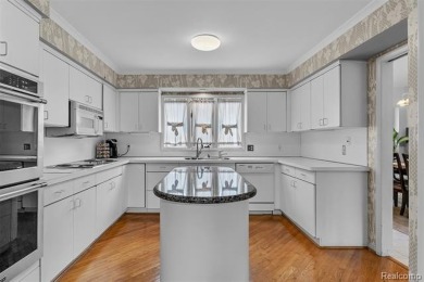 Don't miss out on this end unit condo featuring TWO bedrooms and on Shenandoah Country Club in Michigan - for sale on GolfHomes.com, golf home, golf lot