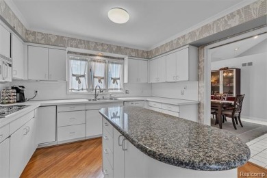 Don't miss out on this end unit condo featuring TWO bedrooms and on Shenandoah Country Club in Michigan - for sale on GolfHomes.com, golf home, golf lot
