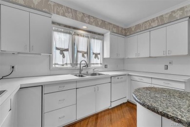 Don't miss out on this end unit condo featuring TWO bedrooms and on Shenandoah Country Club in Michigan - for sale on GolfHomes.com, golf home, golf lot