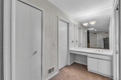 Don't miss out on this end unit condo featuring TWO bedrooms and on Shenandoah Country Club in Michigan - for sale on GolfHomes.com, golf home, golf lot