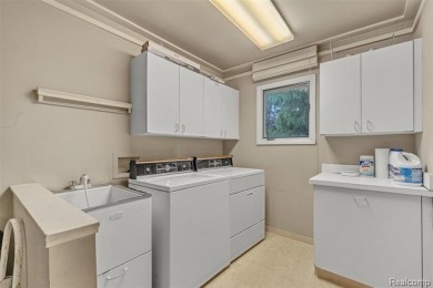 Don't miss out on this end unit condo featuring TWO bedrooms and on Shenandoah Country Club in Michigan - for sale on GolfHomes.com, golf home, golf lot
