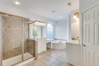 This 6-bedroom, 3.5-bath home is set on an OVERSIZED on Oakmont Country Club in Texas - for sale on GolfHomes.com, golf home, golf lot