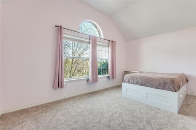 This 6-bedroom, 3.5-bath home is set on an OVERSIZED on Oakmont Country Club in Texas - for sale on GolfHomes.com, golf home, golf lot