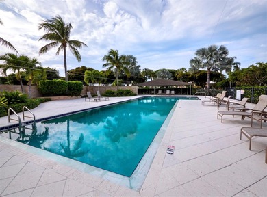 Under contract-accepting backup offers. Located in the gated on Longboat Key Golf Club Resort in Florida - for sale on GolfHomes.com, golf home, golf lot