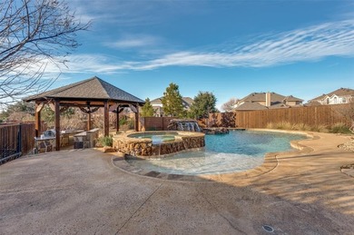 This 6-bedroom, 3.5-bath home is set on an OVERSIZED on Oakmont Country Club in Texas - for sale on GolfHomes.com, golf home, golf lot