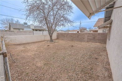 Charming 2 Bedroom Home in the Heart of Kingman! Welcome home to on Cerbat Cliffs Golf Course in Arizona - for sale on GolfHomes.com, golf home, golf lot