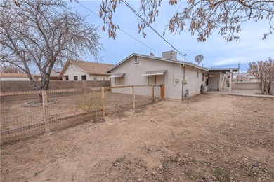 Charming 2 Bedroom Home in the Heart of Kingman! Welcome home to on Cerbat Cliffs Golf Course in Arizona - for sale on GolfHomes.com, golf home, golf lot
