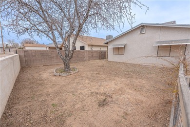 Charming 2 Bedroom Home in the Heart of Kingman! Welcome home to on Cerbat Cliffs Golf Course in Arizona - for sale on GolfHomes.com, golf home, golf lot