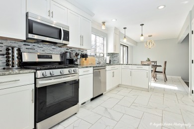 Welcome to your new GREAT home of modern comfort and timeless on Heather Ridge Golf Club in Illinois - for sale on GolfHomes.com, golf home, golf lot