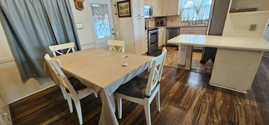 Spacious 2 bedroom 2 bath home in 55 + Resort style community in on Zephyrhills Municipal Golf Course in Florida - for sale on GolfHomes.com, golf home, golf lot