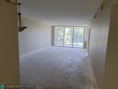Priced to sell!  This two bedroom, two bath condo in a pet on Oaks Country Club in Florida - for sale on GolfHomes.com, golf home, golf lot