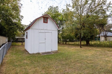 Welcome to this charming 1959 cottage-style home, nestled in one on Scott Schriener Municipal Golf Course in Texas - for sale on GolfHomes.com, golf home, golf lot