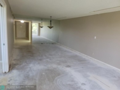 Priced to sell!  This two bedroom, two bath condo in a pet on Oaks Country Club in Florida - for sale on GolfHomes.com, golf home, golf lot
