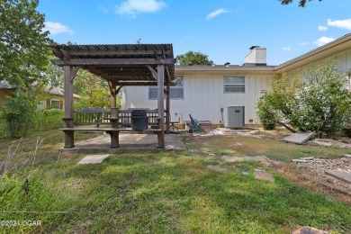 Discover the charm of Briarbrook in this delightful 3-bedroom on Briarbrook Golf Course in Missouri - for sale on GolfHomes.com, golf home, golf lot