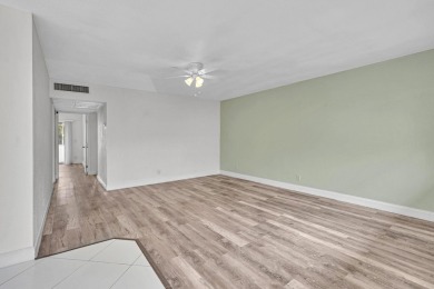 Light and bright 2/2 condo in Kings Point Golf & Country Club w/ on Kings Point Golf -Flanders Way in Florida - for sale on GolfHomes.com, golf home, golf lot
