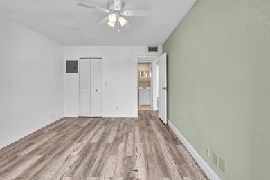 Light and bright 2/2 condo in Kings Point Golf & Country Club w/ on Kings Point Golf -Flanders Way in Florida - for sale on GolfHomes.com, golf home, golf lot