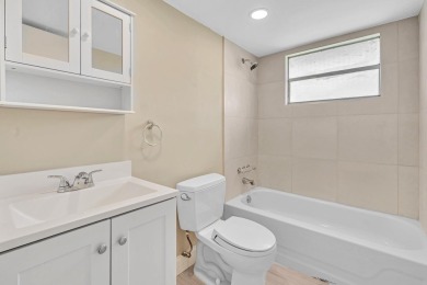 Light and bright 2/2 condo in Kings Point Golf & Country Club w/ on Kings Point Golf -Flanders Way in Florida - for sale on GolfHomes.com, golf home, golf lot