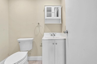 Light and bright 2/2 condo in Kings Point Golf & Country Club w/ on Kings Point Golf -Flanders Way in Florida - for sale on GolfHomes.com, golf home, golf lot