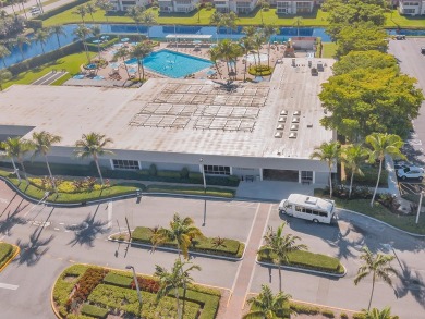 Light and bright 2/2 condo in Kings Point Golf & Country Club w/ on Kings Point Golf -Flanders Way in Florida - for sale on GolfHomes.com, golf home, golf lot