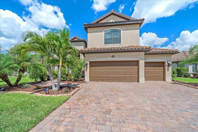 Impressive 6-bedroom, 3-bath, 3-car garage home located in the on Plantation Golf and Country Club in Florida - for sale on GolfHomes.com, golf home, golf lot