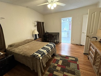 Motivated seller!! Spacious home located in Water Oak Country on Water Oak Country Club Estates in Florida - for sale on GolfHomes.com, golf home, golf lot