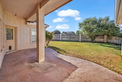 GOLF COURSE LIVING IN GREEN TREE NORTH! THIS 4 BED, 2.5 BATH GEM on Green Tree Country Club in Texas - for sale on GolfHomes.com, golf home, golf lot