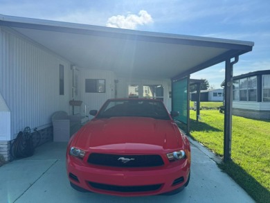 Nicely updated home with newer kitchen appliances, washer/dryer on Golden Lakes Golf Course in Florida - for sale on GolfHomes.com, golf home, golf lot