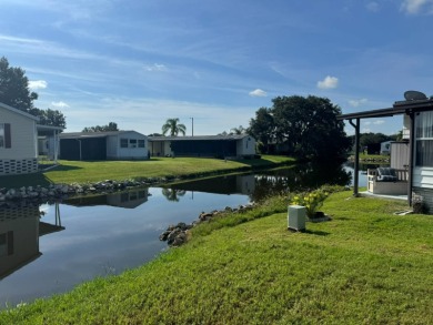Nicely updated home with newer kitchen appliances, washer/dryer on Golden Lakes Golf Course in Florida - for sale on GolfHomes.com, golf home, golf lot
