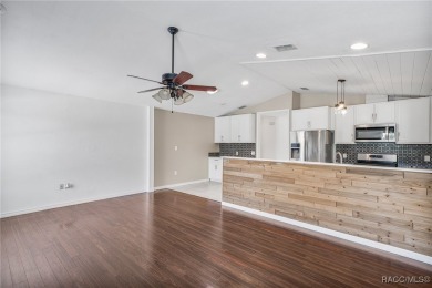 Wonderful 3 bedroom 2 bath pool home in the desirable community on Citrus Hills Golf Club in Florida - for sale on GolfHomes.com, golf home, golf lot