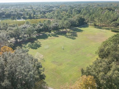 Beautifully updated 2 bedroom, 2 bath condo with a large balcony on Hunters Green Country Club in Florida - for sale on GolfHomes.com, golf home, golf lot