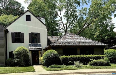 Light filled 2 bedroom 2 story townhome.  2 Bedrooms  1.5 baths on Meadowcreek Golf Course in Virginia - for sale on GolfHomes.com, golf home, golf lot