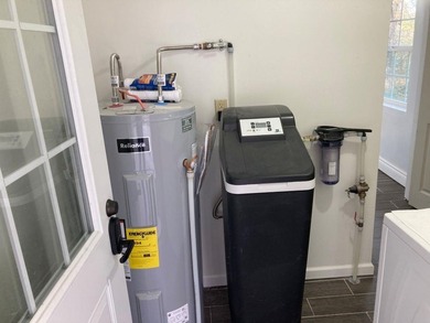 All new UPDATED INTERIOR in this 2-bedroom, 2 bath home with on Cherokee Village North Course in Arkansas - for sale on GolfHomes.com, golf home, golf lot