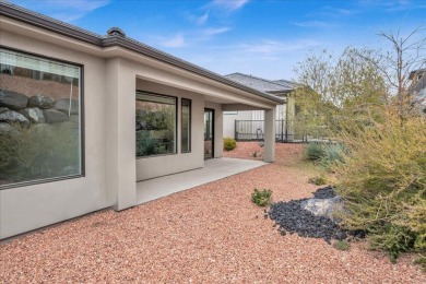 Welcome home! This lovely like new patio home delivers big on on Green Spring Country Club in Utah - for sale on GolfHomes.com, golf home, golf lot