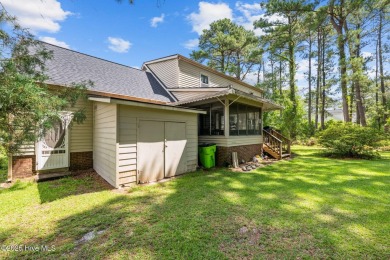 Welcome to this spacious 4-bedroom, 2-bath home in the on Harbour Point Golf Club in North Carolina - for sale on GolfHomes.com, golf home, golf lot