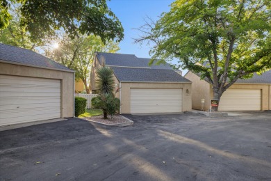Charming townhouse on the 1st Fairway of Bloomington Country on Bloomington Country Club in Utah - for sale on GolfHomes.com, golf home, golf lot