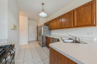 THIS 3 BEDROOM 2.5 BATHROOM TOWNHOME  FEATURES A WELL -THOUGHT on Boughton Ridge Golf Course in Illinois - for sale on GolfHomes.com, golf home, golf lot