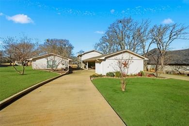 Welcome to 225 Cayuga, where space, scenery, and endless on Lake Kiowa Golf Course in Texas - for sale on GolfHomes.com, golf home, golf lot