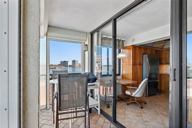 BEST PRICE IN ISLA DEL SOL! This spacious 2BR condo has on Isla Del Sol Yacht and Country Club in Florida - for sale on GolfHomes.com, golf home, golf lot