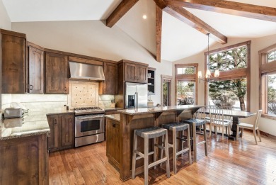 This beautifully designed Sun Forest cabin in Caldera Springs on Sunriver Caldera Springs Golf Course in Oregon - for sale on GolfHomes.com, golf home, golf lot